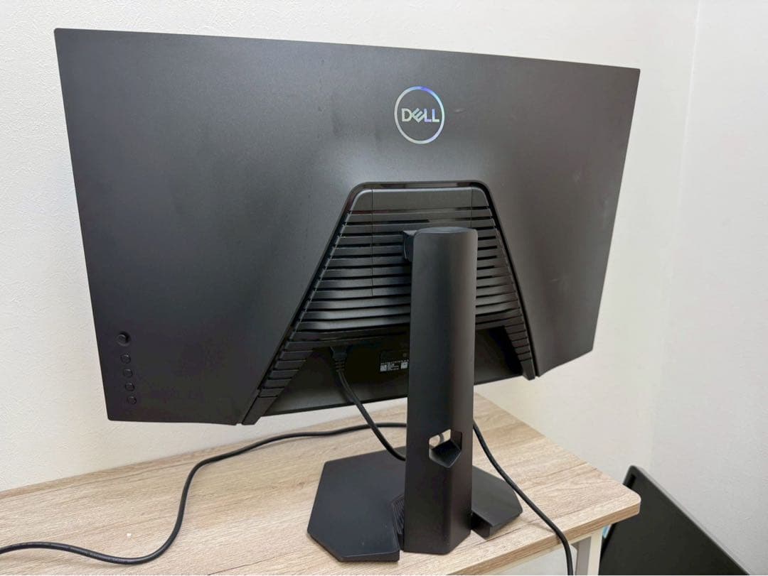 dell 湾曲モニター 32インチ　DELL s3222dgm