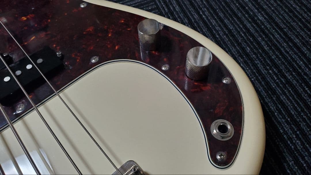 ベース Squier classic vibe '60s precision bass