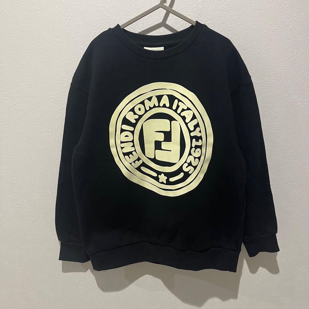 【極美品】FENDI スウェット　トレーナー　キッズ　8A 黒　ロゴ