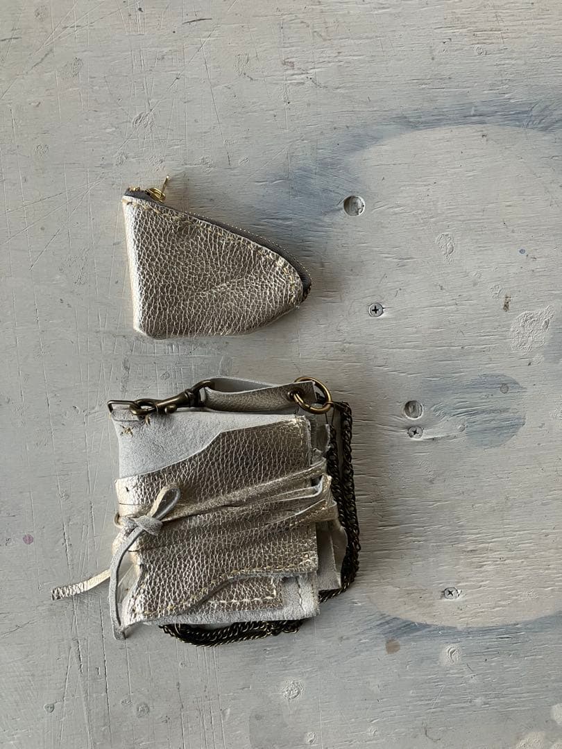 渋金革紐巻く二つ折りたたむネックウォレット＋zipperケース