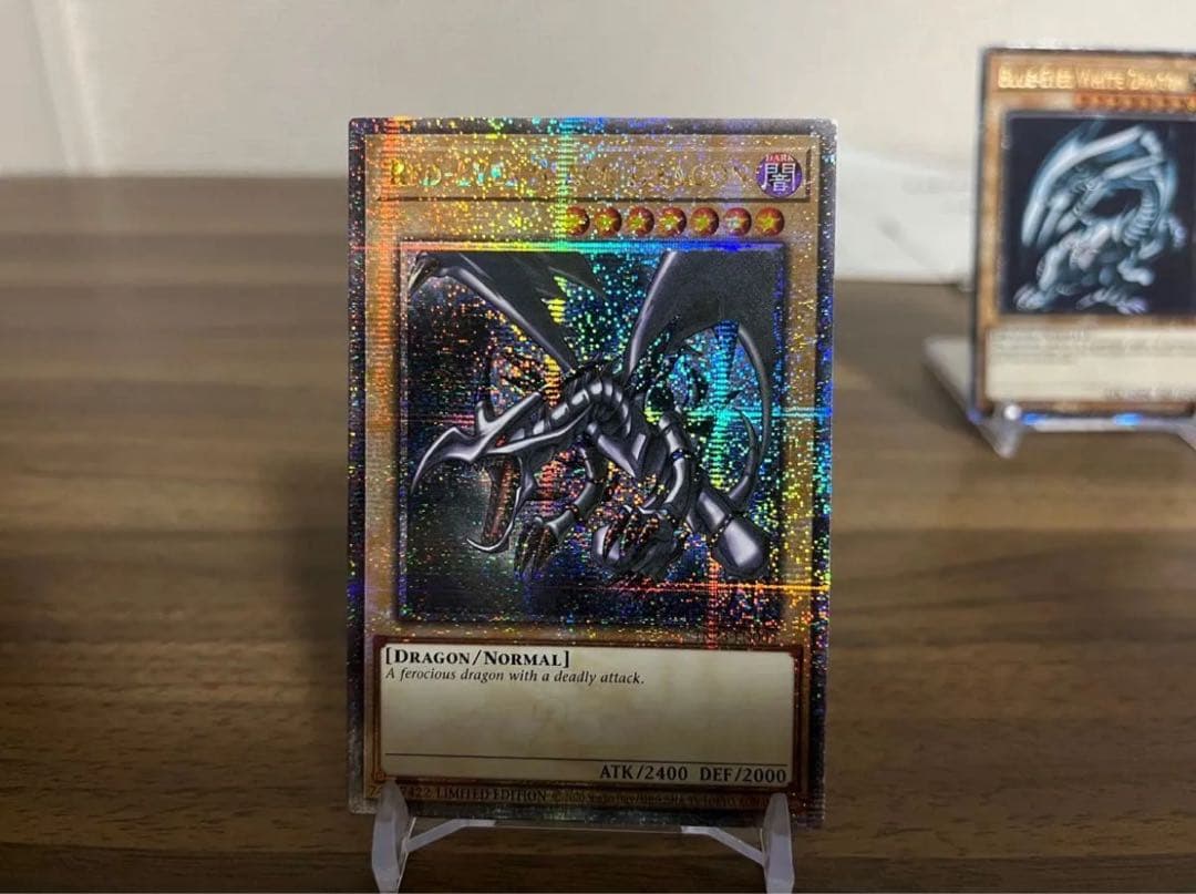 青眼の白龍、真紅眼の黒竜、ブラックマジシャンの英語版25thになります。