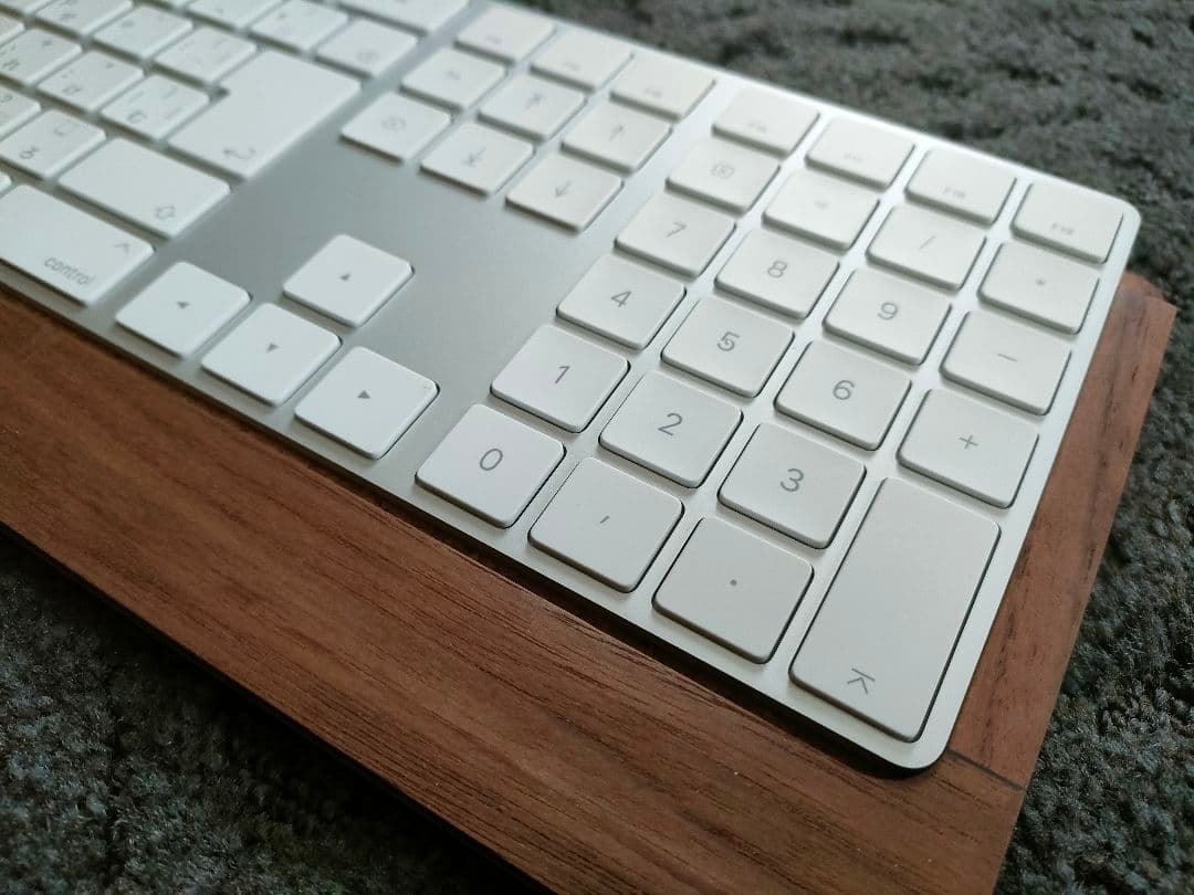 Apple ワイヤレスキーボード 専用スタンド付き