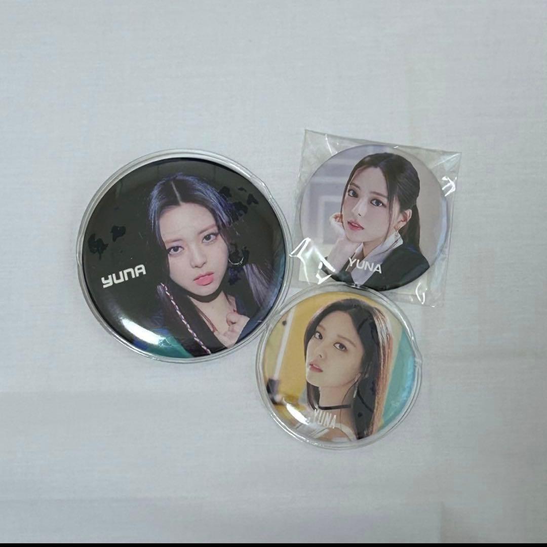 ITZY アルバム 21枚＋トレカ66枚＋付属品＋缶バッジ＋キーホルダー セット