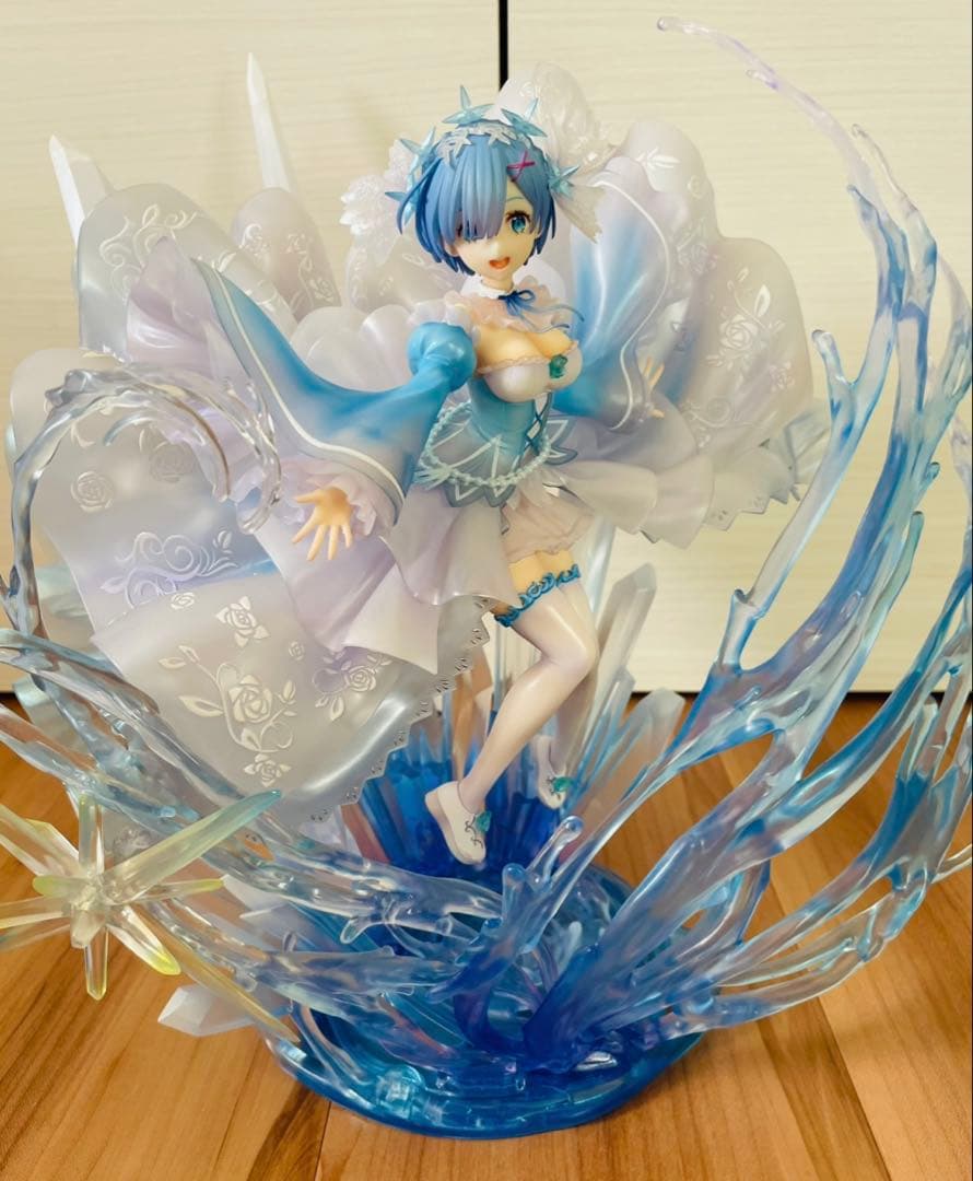 【極美品】渋スク リゼロ クリスタルドレスVer レム フィギュア