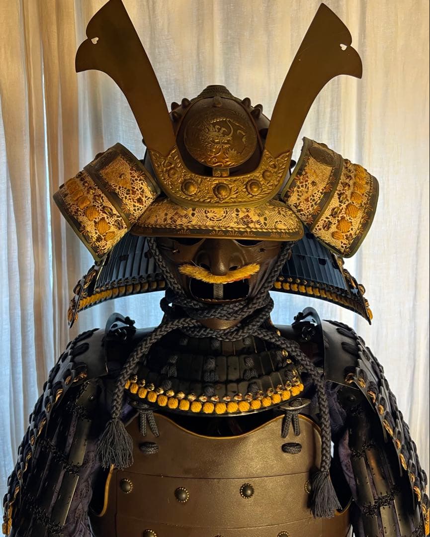 超美品！『薩摩国住光忍十一代作』日本 甲冑 錆胴鉄錆鋲当世具足『鎧 一式』等身大