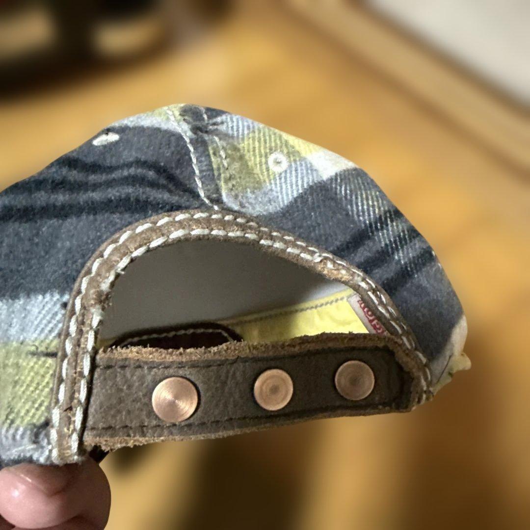 トゥルーレリジョン　キャップ ブラウン チェック