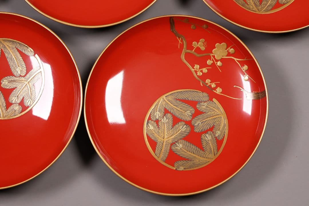 【CM246】時代木製漆器 松竹梅 金蒔絵 朱塗 引盃 五客 木製漆器 小皿 杯