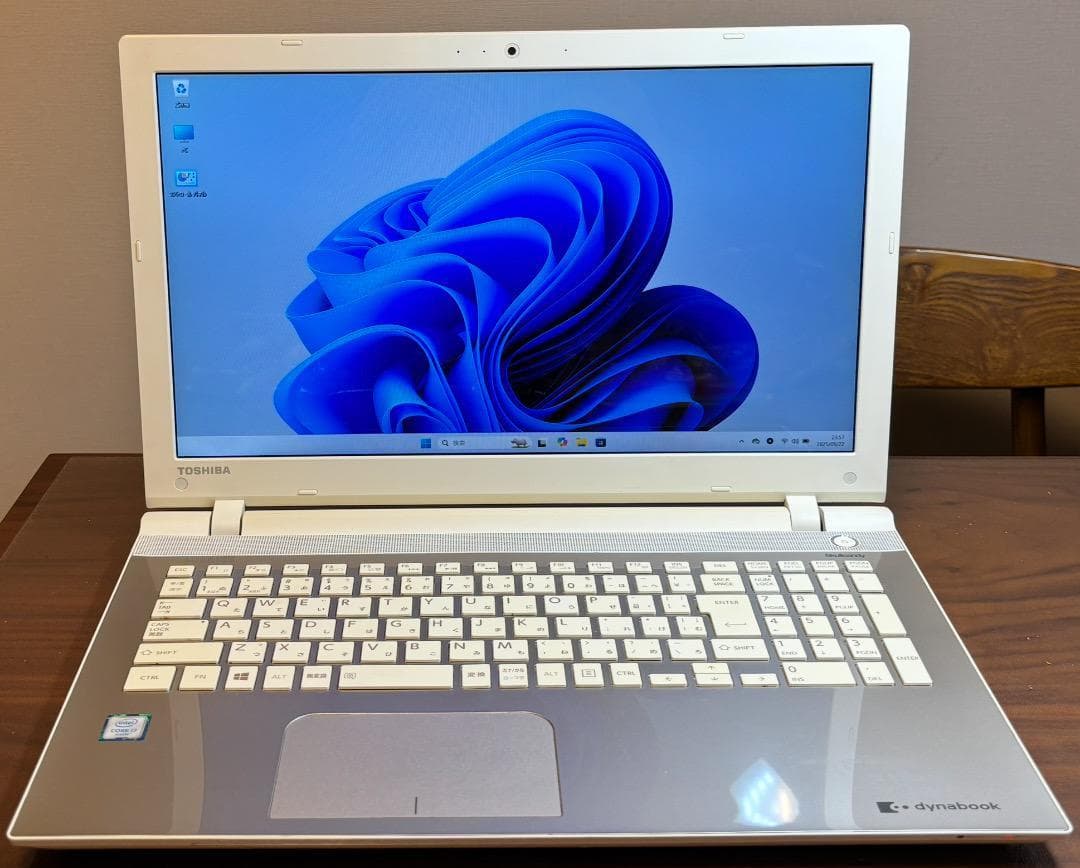 東芝i3-6100U SSD256GB/8GB　FHD Blue-Ray