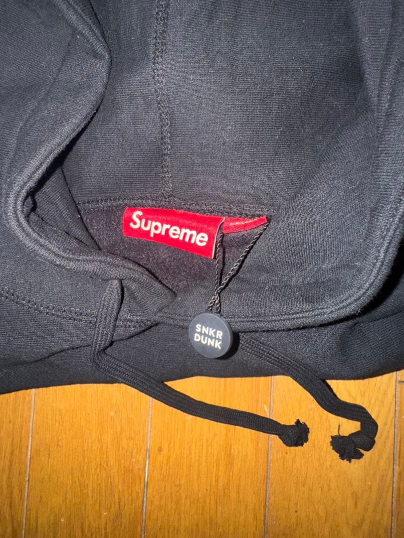 supremeパーカー