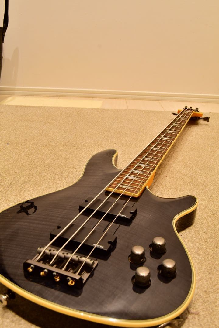 Schecter omen extreme-4 電池 ケース付き