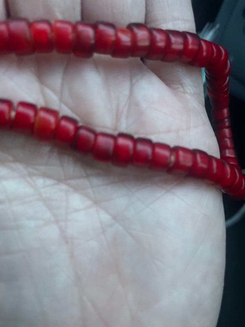 Special light ホワイトハーツ　ビーズネックレス　白✖︎赤