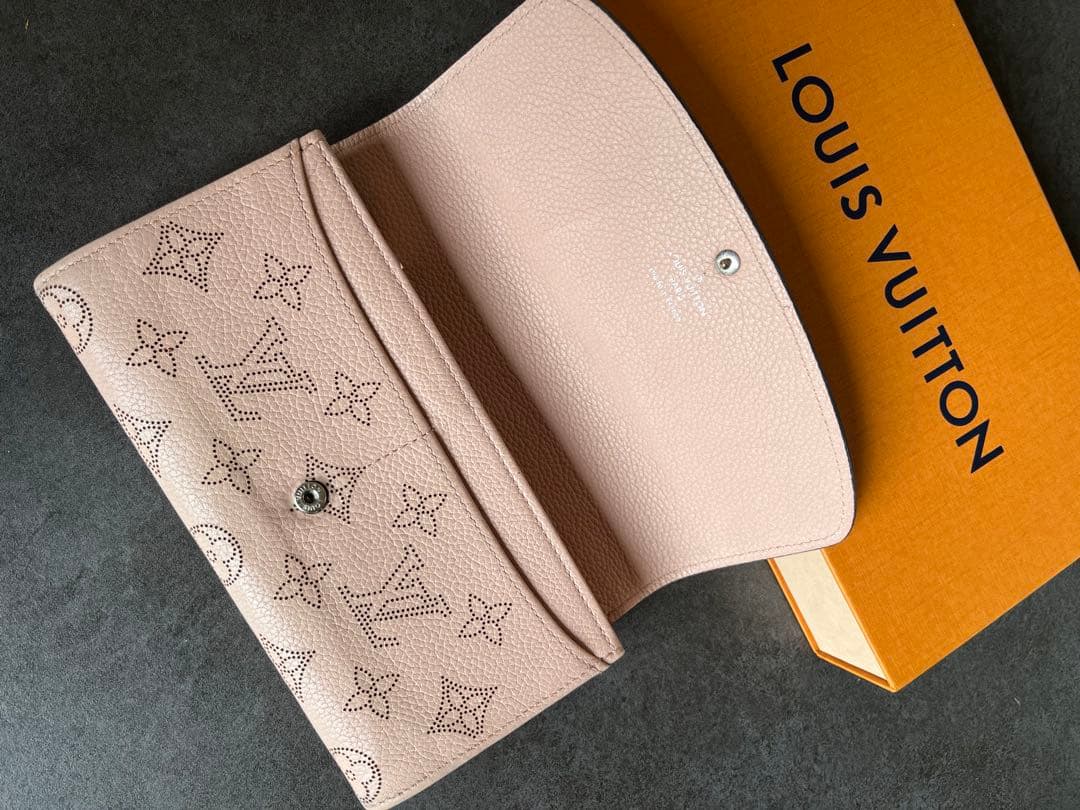 Louis Vuitton ポルトフォイユ　マヒナ　ピンクベージュ　二つ折り財布