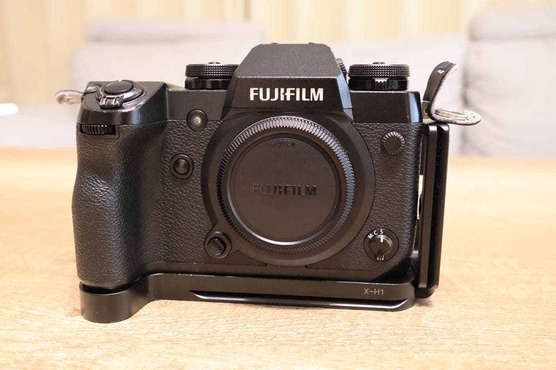 FUJIFILM X-H1 ボディ ミラーレスカメラ