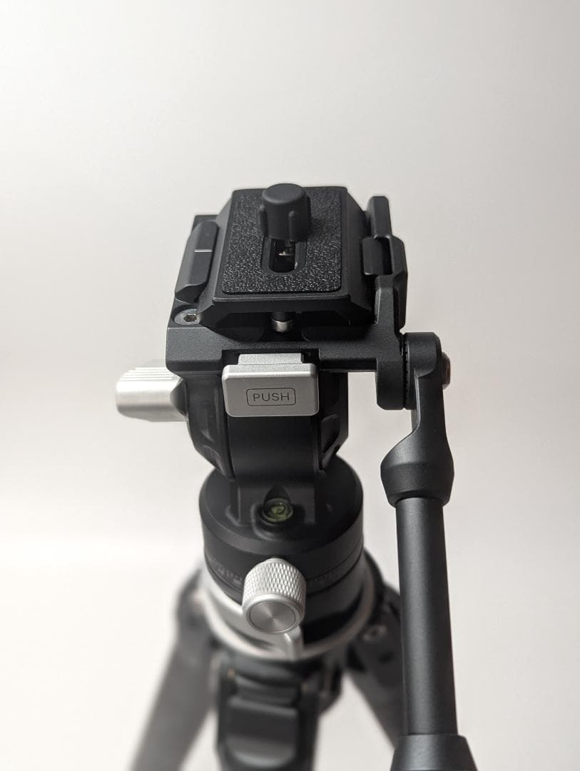 【新品同様品】Ulanzi ZERO V ビデオ用カーボントラベル三脚