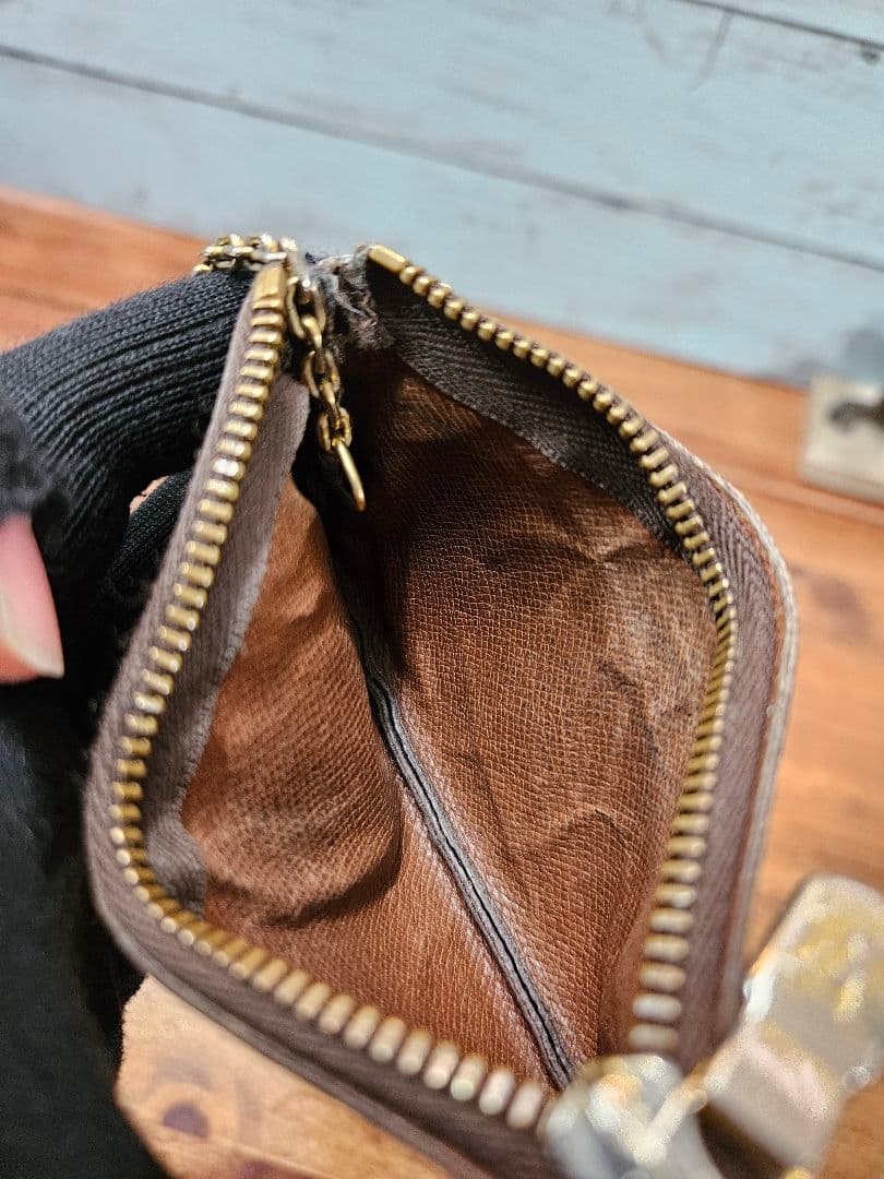 LOUIS VUITTON ルイヴィトン ポシェット クレ ケース