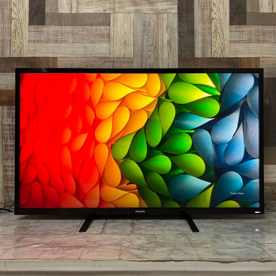 即日受渡❣️全国送料込フィリップス4K 4画面出力43型モニター 臨場サラウンド