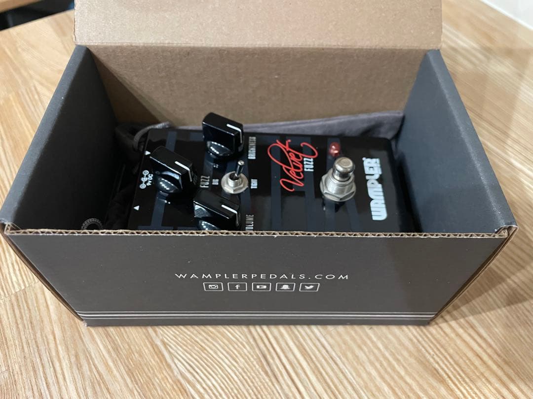ギター WAMPLER Velvet FUZZ