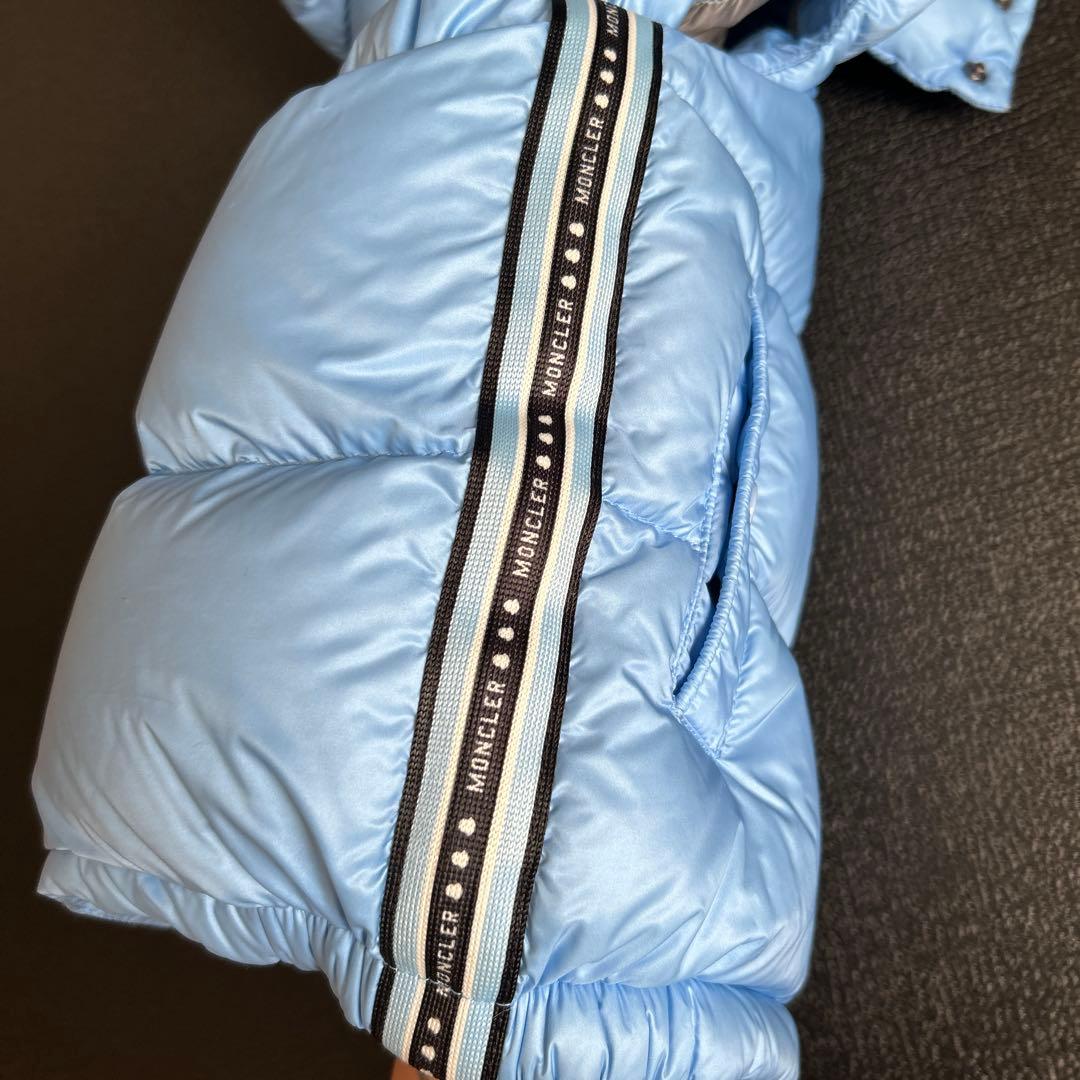 モンクレール フード付きダウンベスト