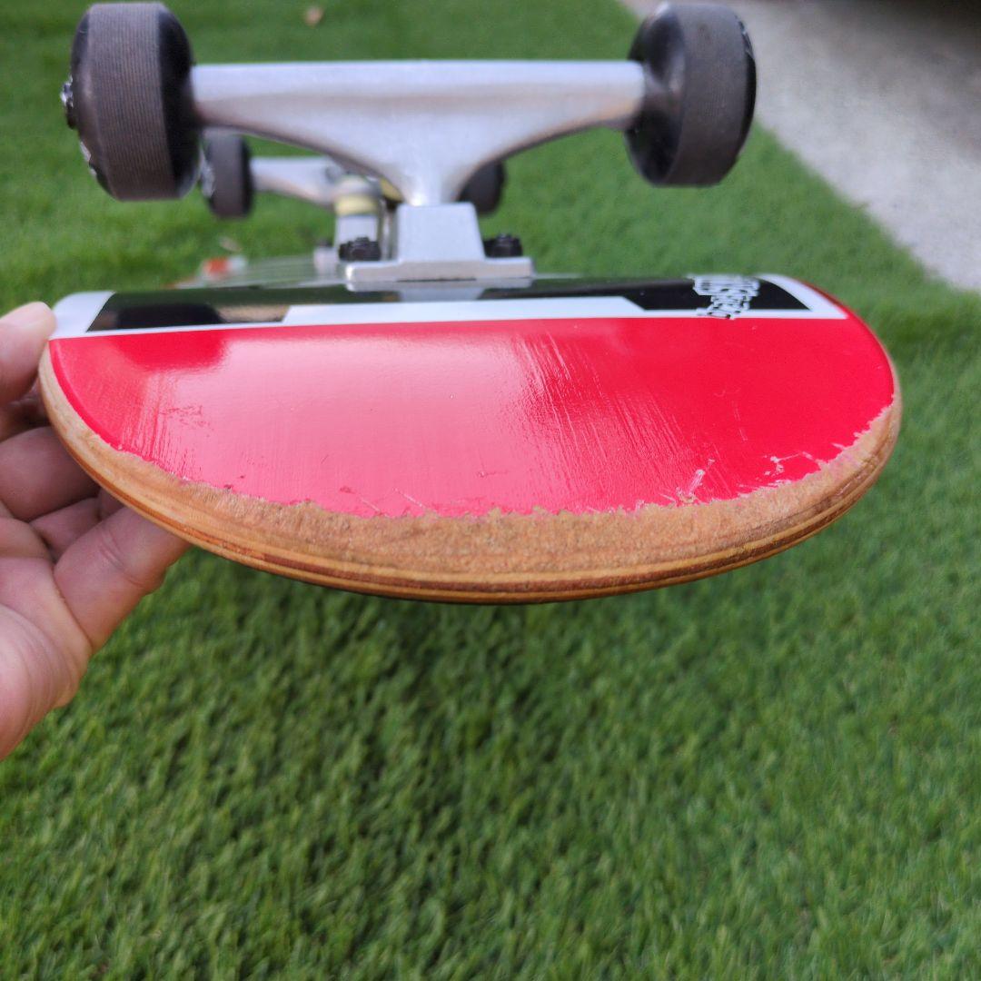 BAKER コンプリートスケートボード レッド/ブラック