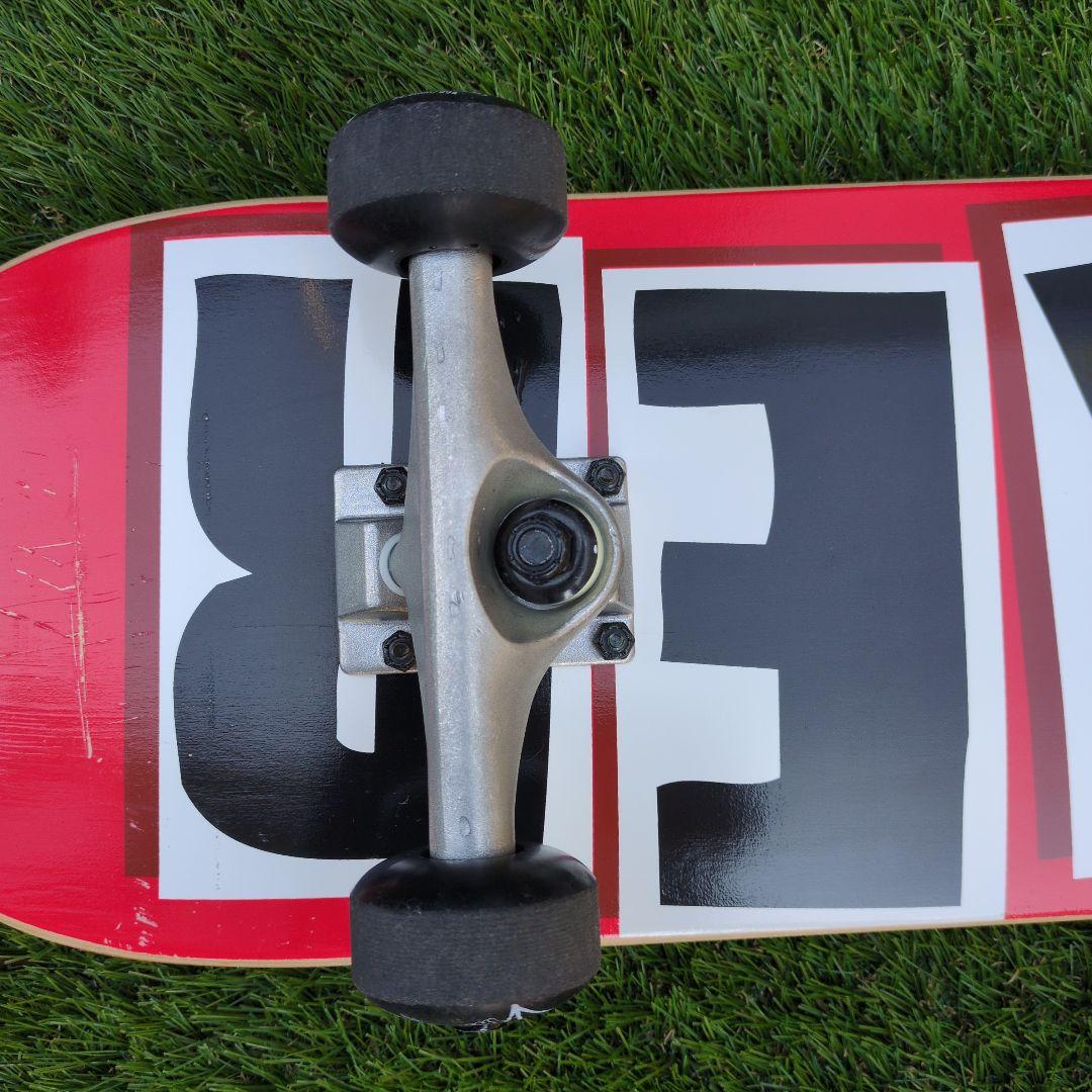 BAKER コンプリートスケートボード レッド/ブラック