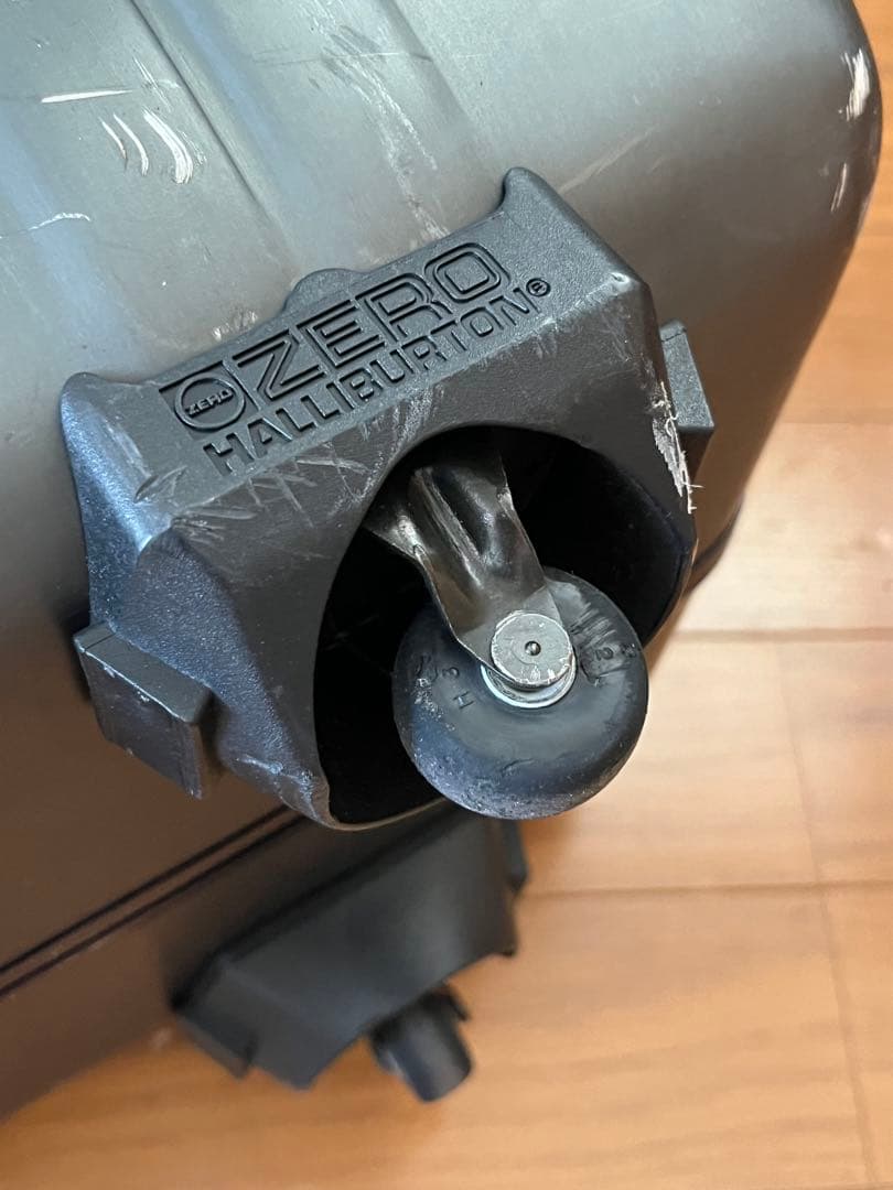 ゼロハリバートン　アルミスーツケース