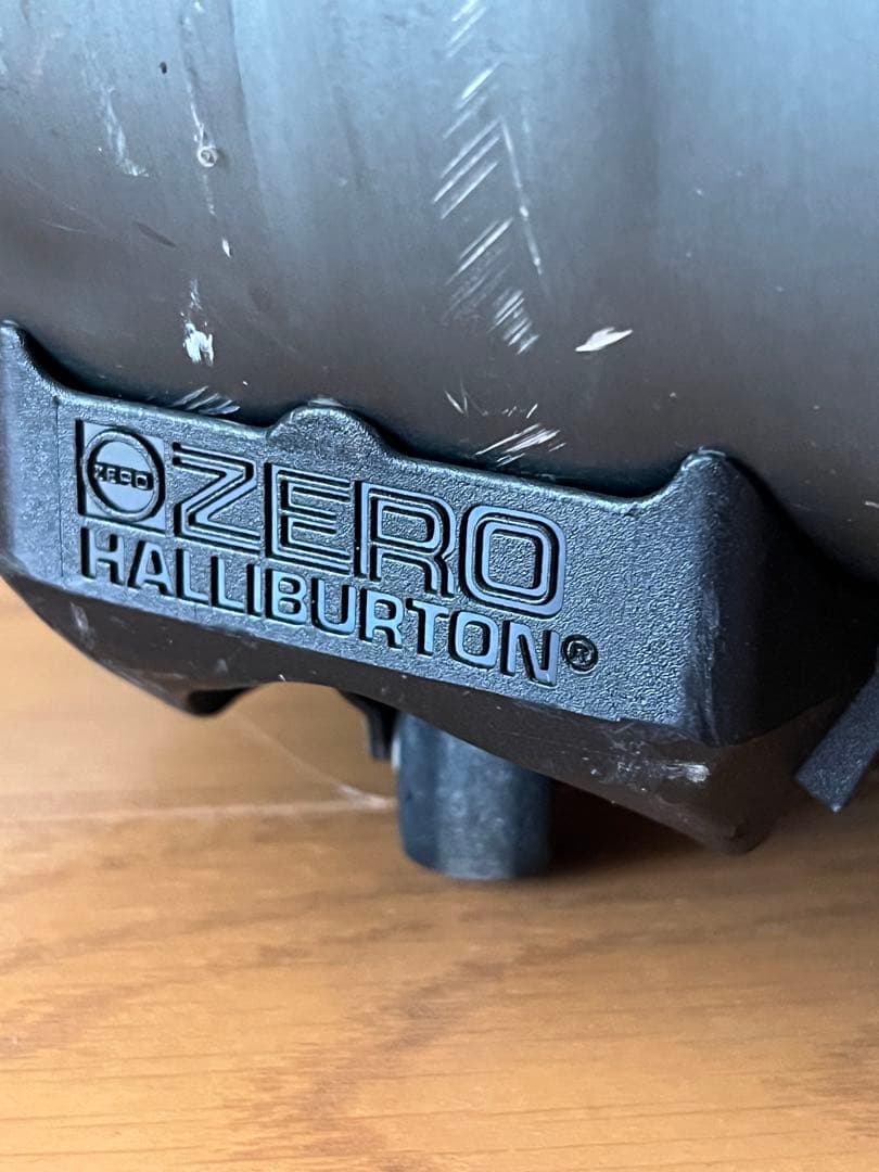 ゼロハリバートン　アルミスーツケース