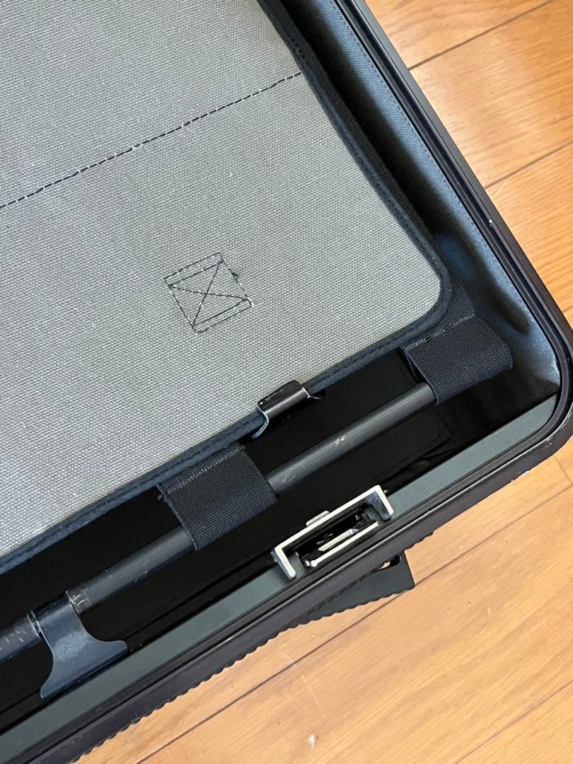 ゼロハリバートン　アルミスーツケース