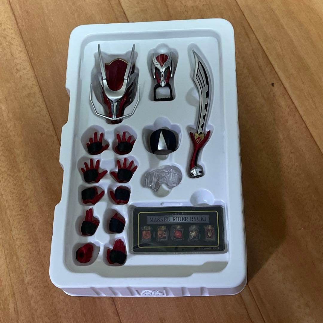 S.H.Figuarts 真骨彫製法　仮面ライダー龍騎