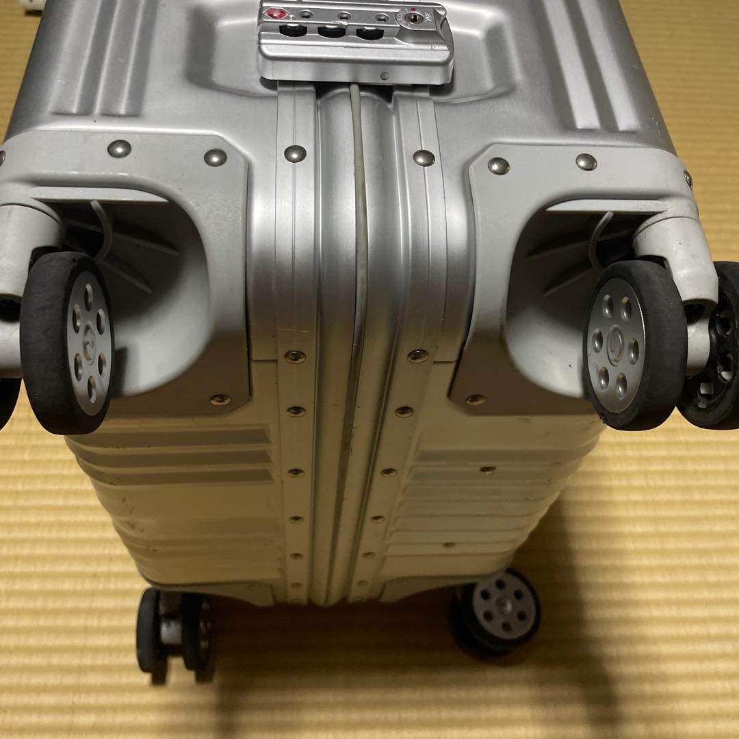 Mercedes-Benz シルバー キャリーケース　65L