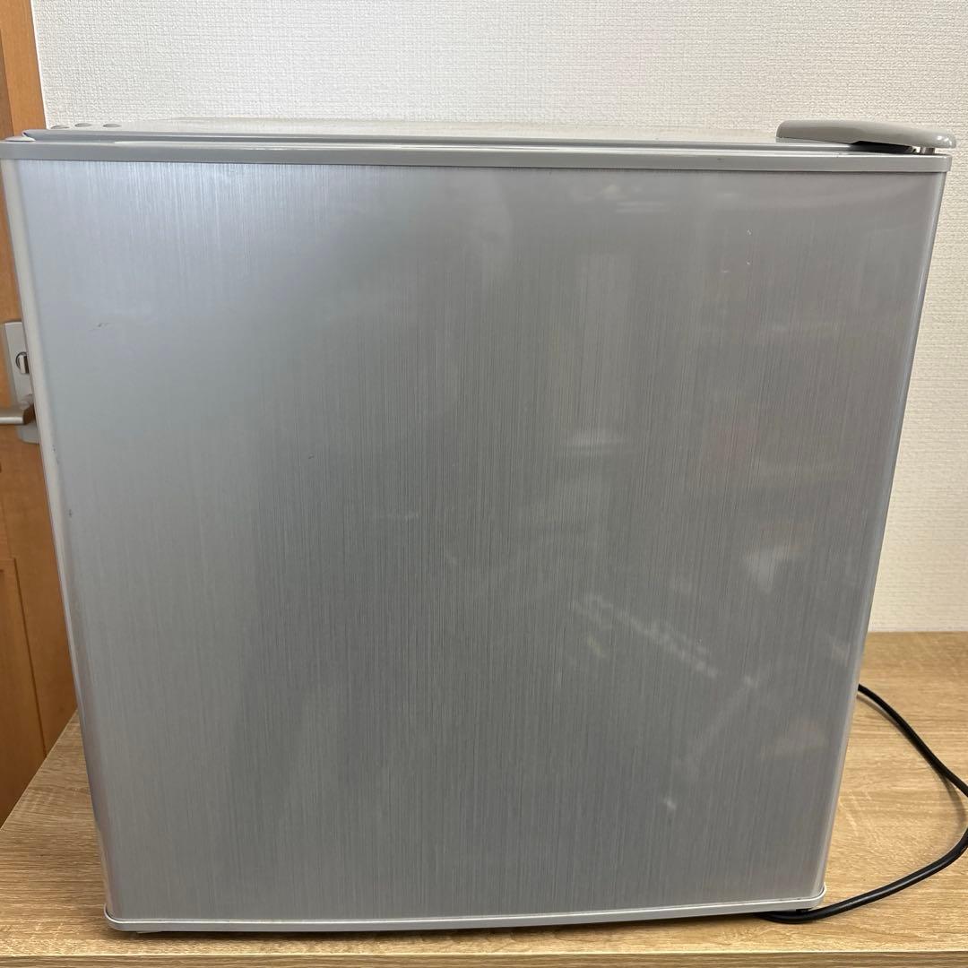 ★中古格安！ミニ電気冷蔵庫 型番　MR-50B 2021年製