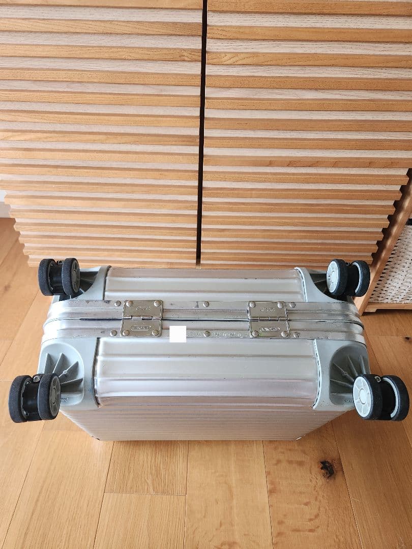 リモワ トパーズ ビジネストロリー２６L 機内持ち込み可能サイズ ４輪