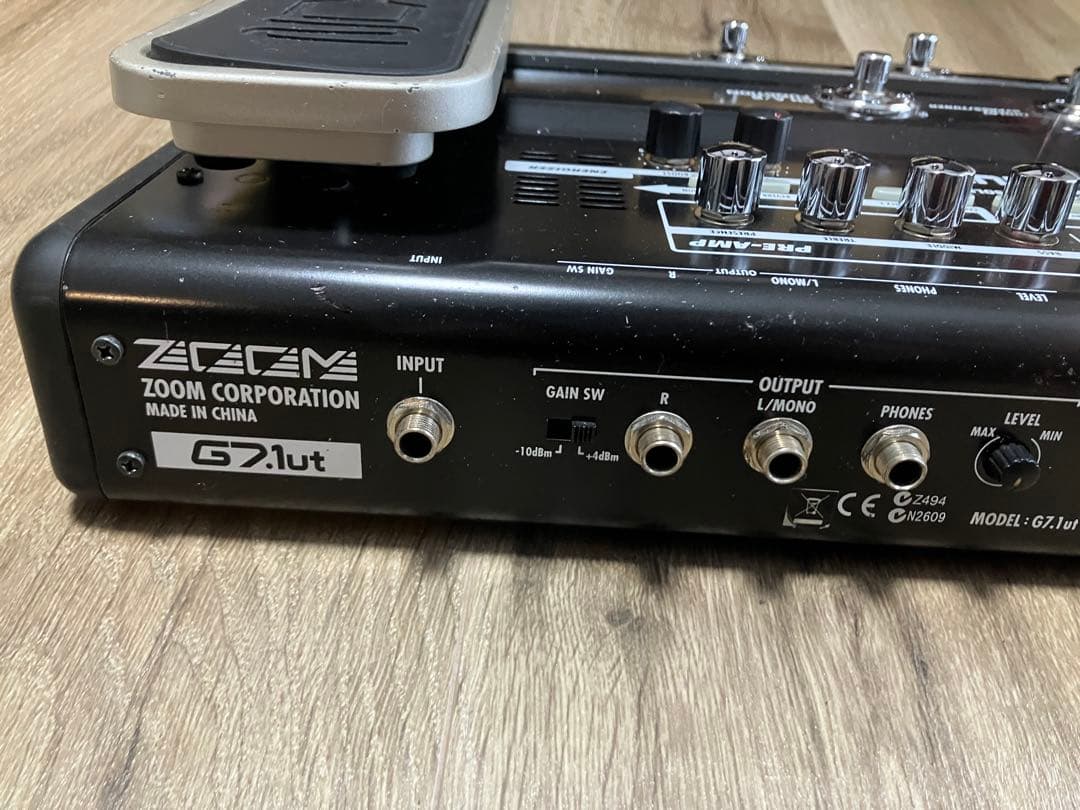 ZOOM G7.1ut ギターエフェクター