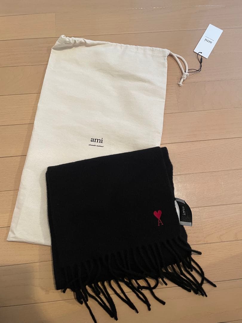ami 黒 ウールマフラー ハート刺繍値下げ可能