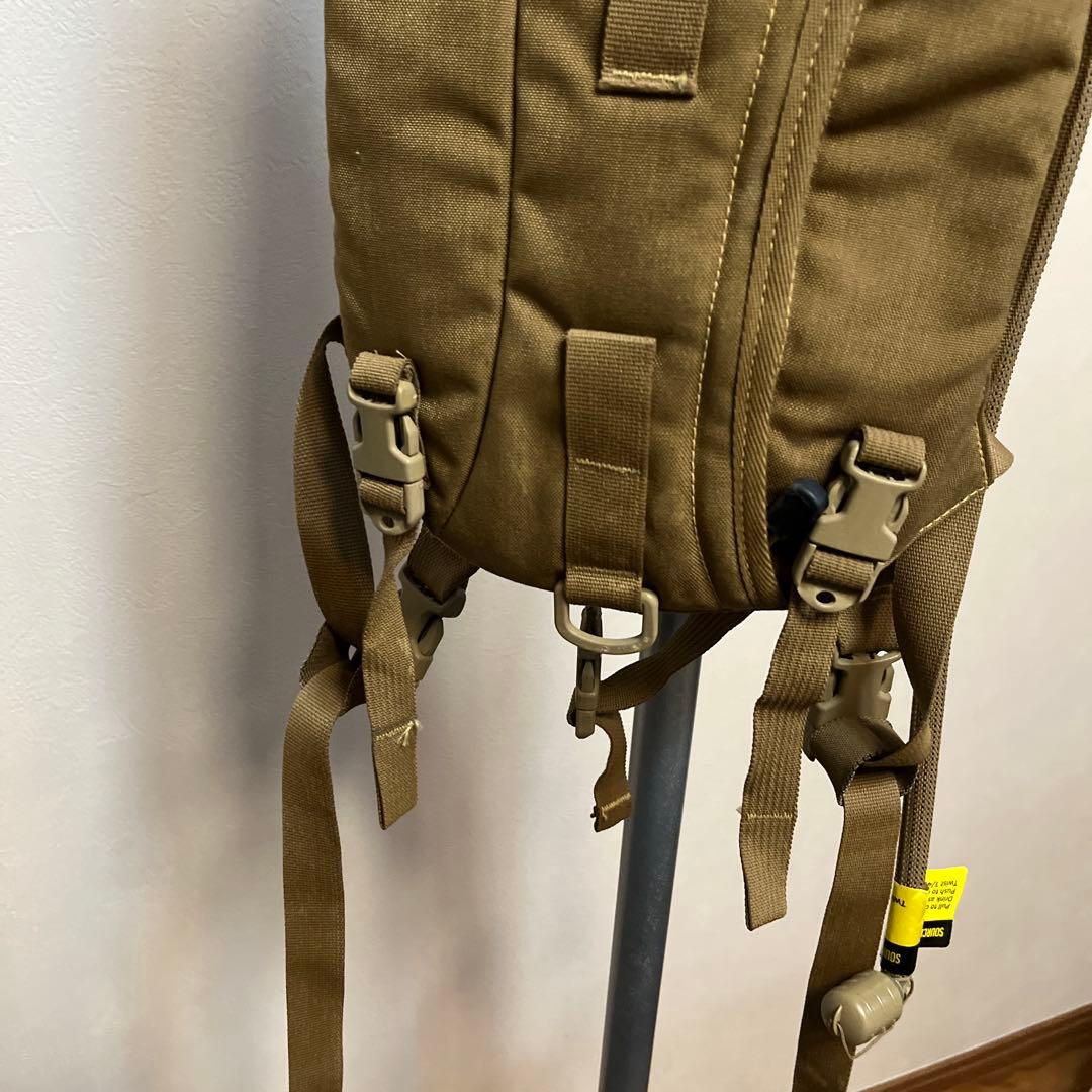 カーキ ナイロン ミニバックパック