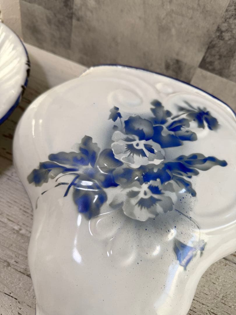 フランスアンティーク ホーロー製 ファウンテン 壁掛け手洗い器 パンジー