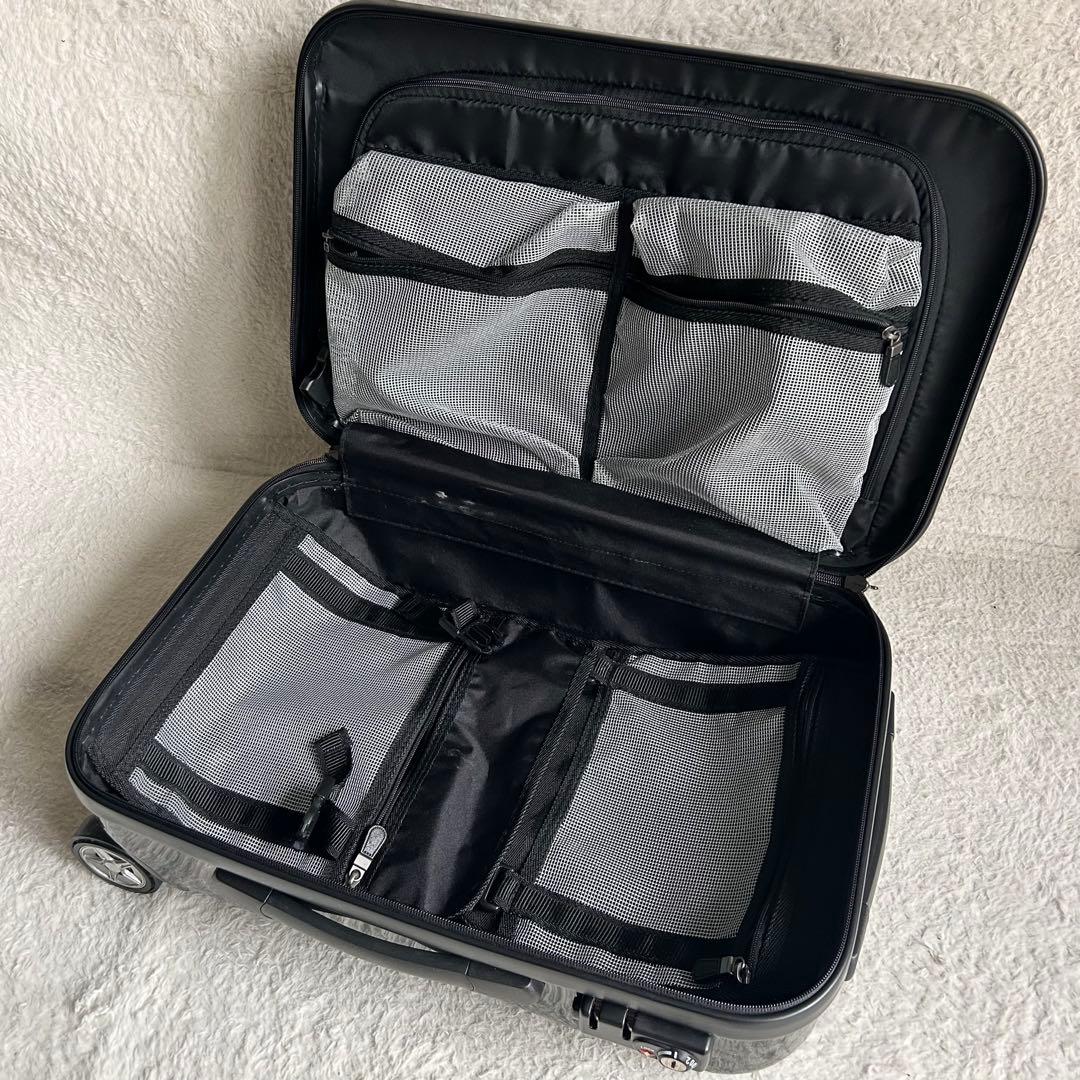 【美品】メルセデスベンツ キャリーケース 2輪 ブラック 機内持ち込み可 32L