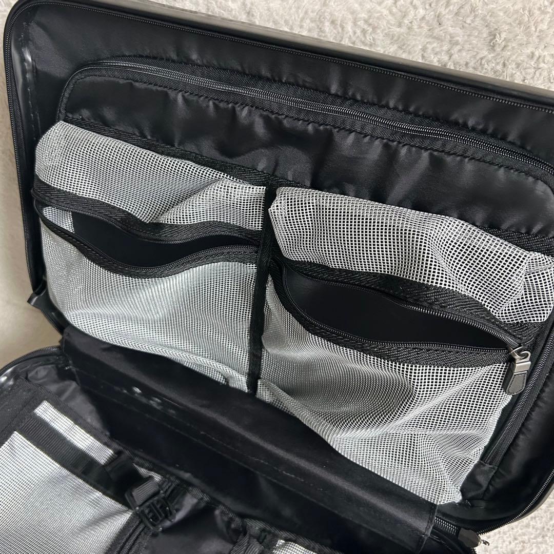 【美品】メルセデスベンツ キャリーケース 2輪 ブラック 機内持ち込み可 32L