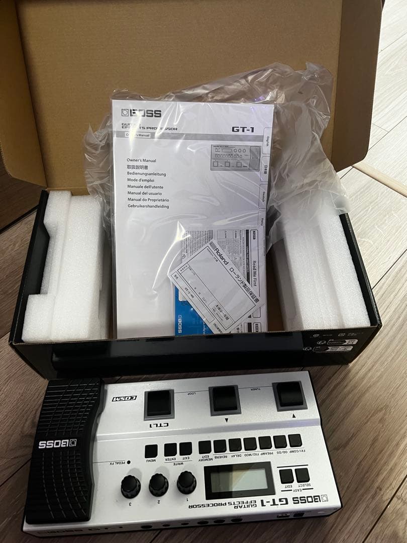 BOSS GT-1 ギターエフェクター　白