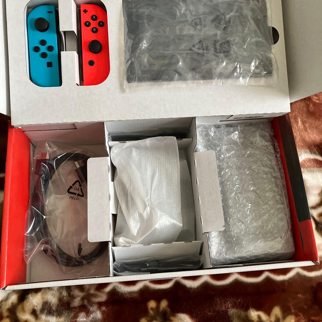 Nintendo Switch 本体　ネオン青赤