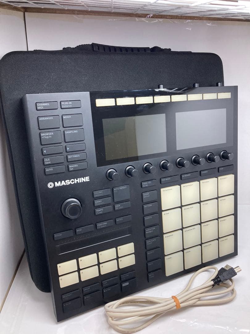 Native Instrument MASCHINE MK3 ※専用ケース付属
