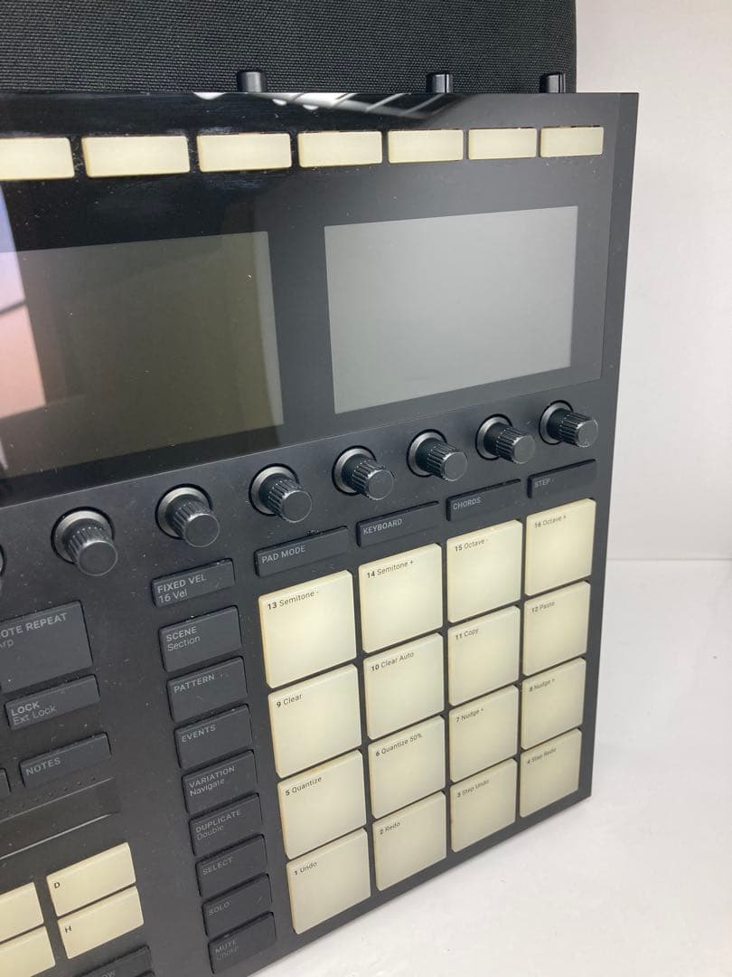 Native Instrument MASCHINE MK3 ※専用ケース付属
