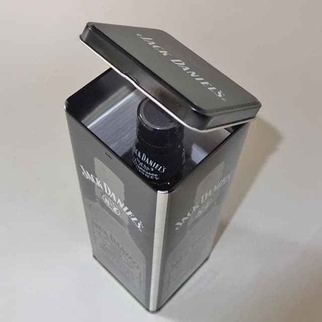 Jack Daniel’sNo.7テネシーウイスキー700ml 40%缶Box入