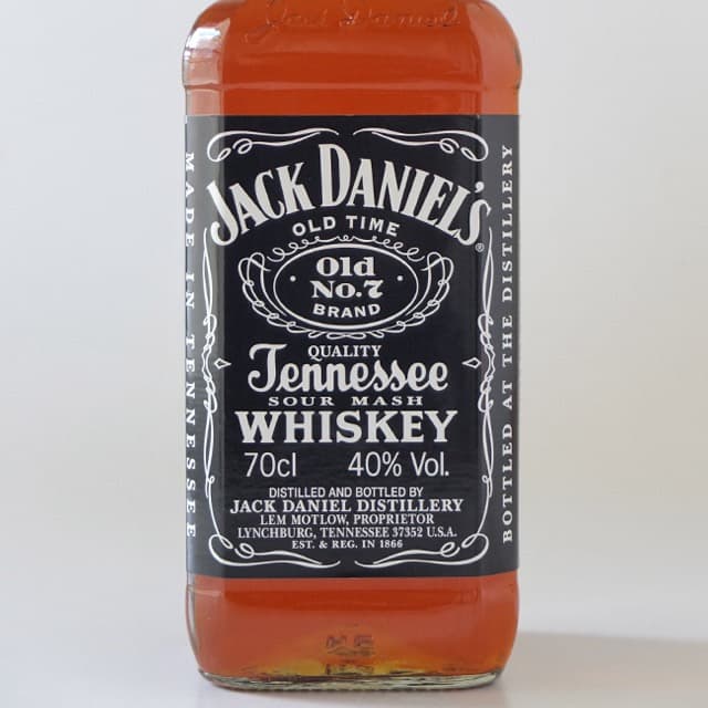 Jack Daniel’sNo.7テネシーウイスキー700ml 40%缶Box入