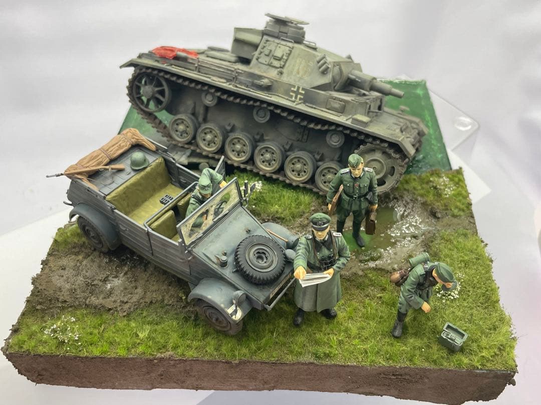 ドイツ軍士官たちと川に沈むIII号戦車　レジン　ジオラマ　キューベルワーゲン