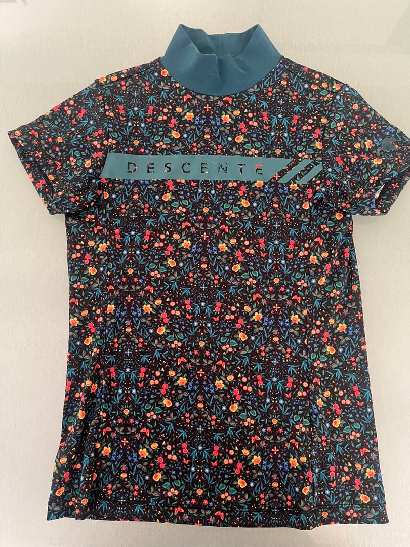 DESCENTE ゴルフウェアセット 花柄