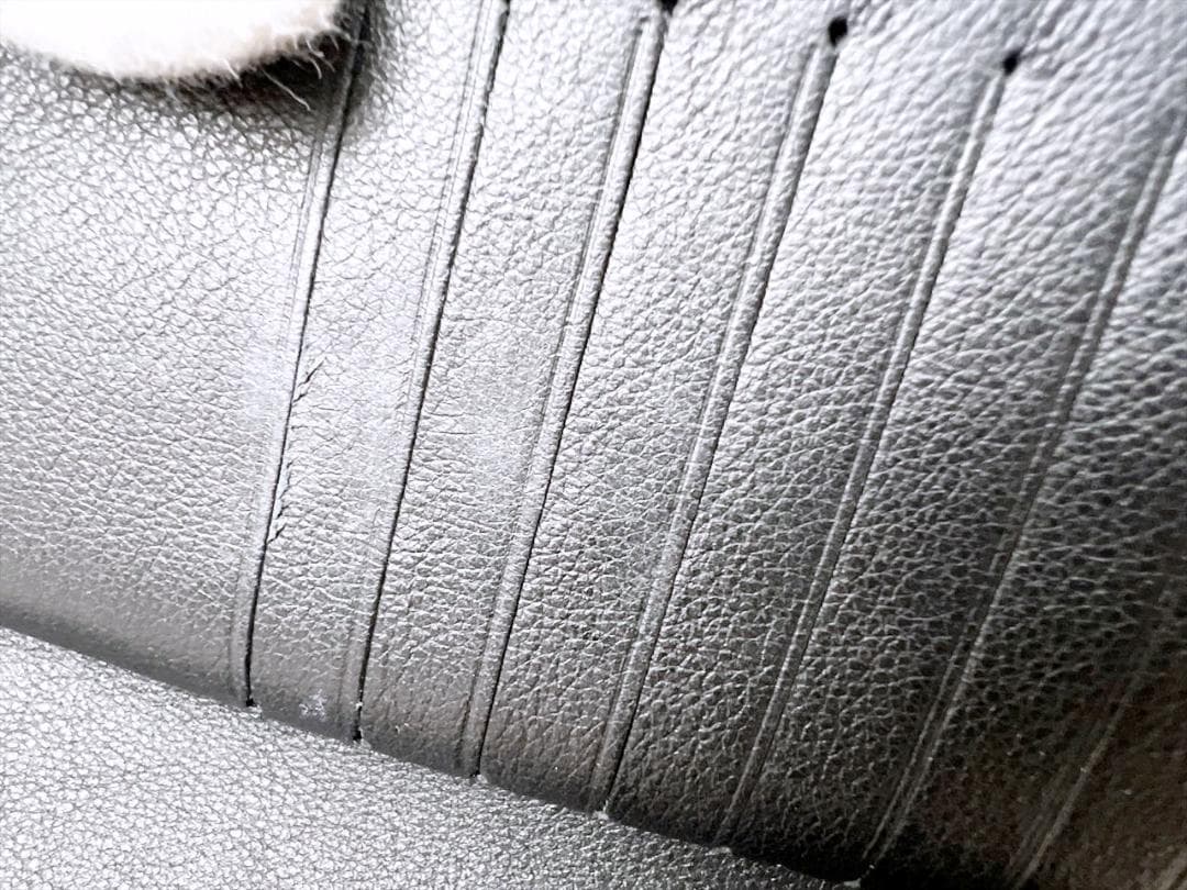 美品　ルイヴィトン　マヒナ　ポルフォイユ　アメリア　三つ折り長財布　M95549