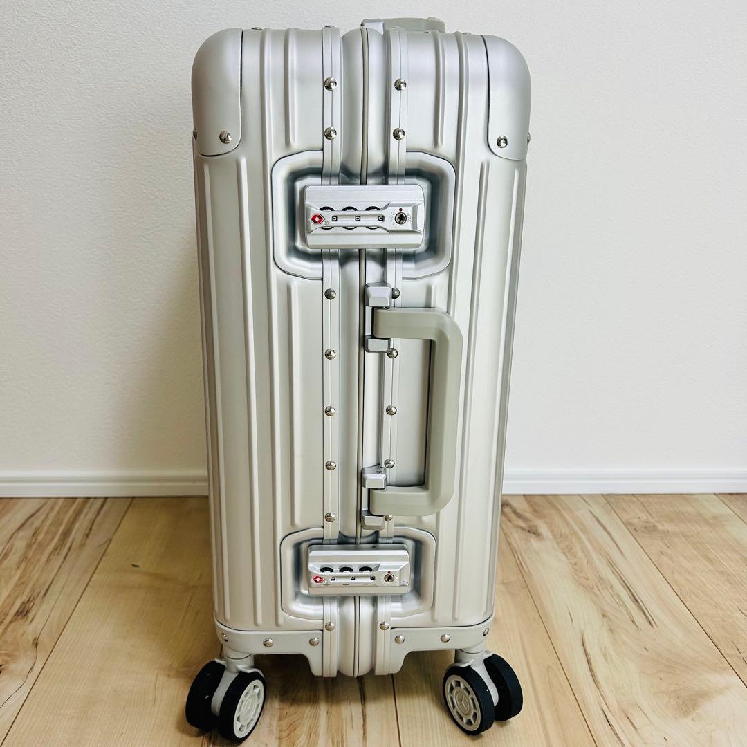 【新品未使用】【非売品】メルセデスベンツ　アルミスーツケース32L