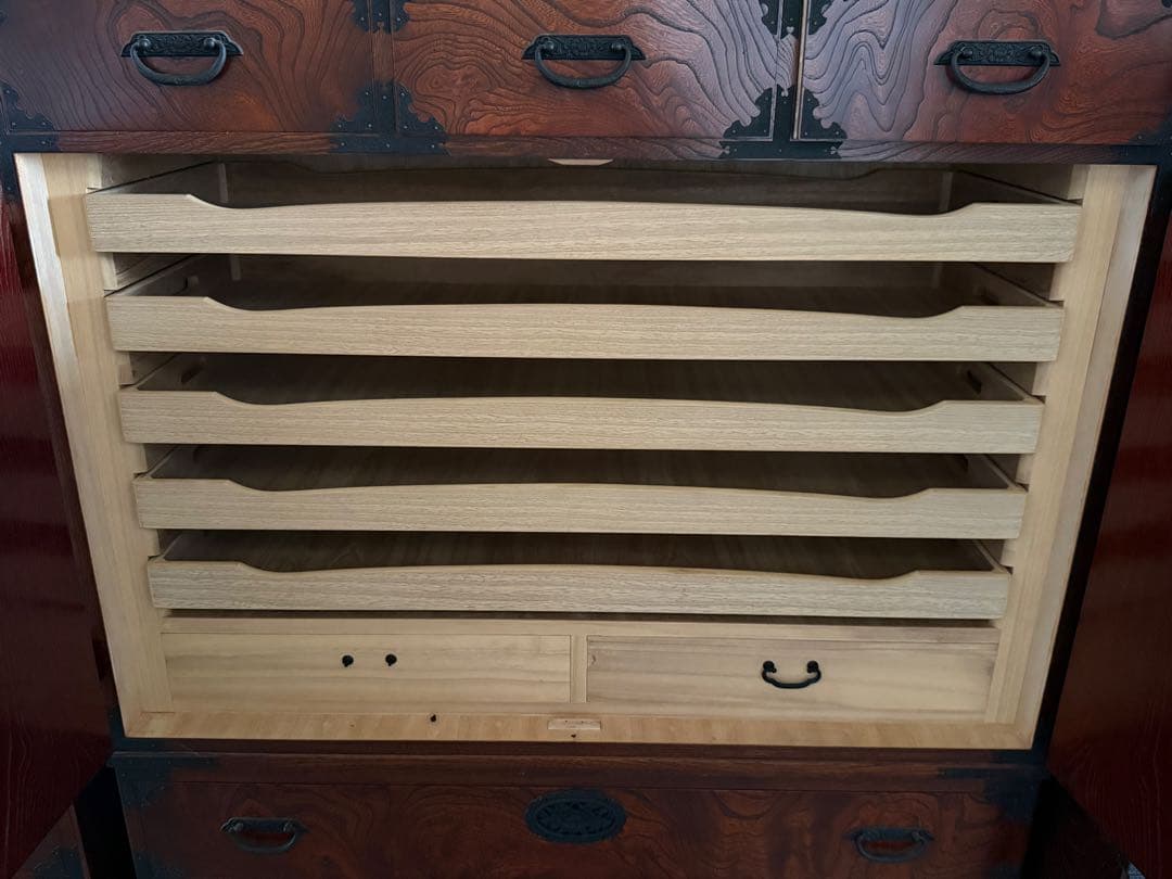 【送料込み】岩谷堂箪笥　衣装箪笥　アンティーク家具　 和家具　岩手伝統工芸