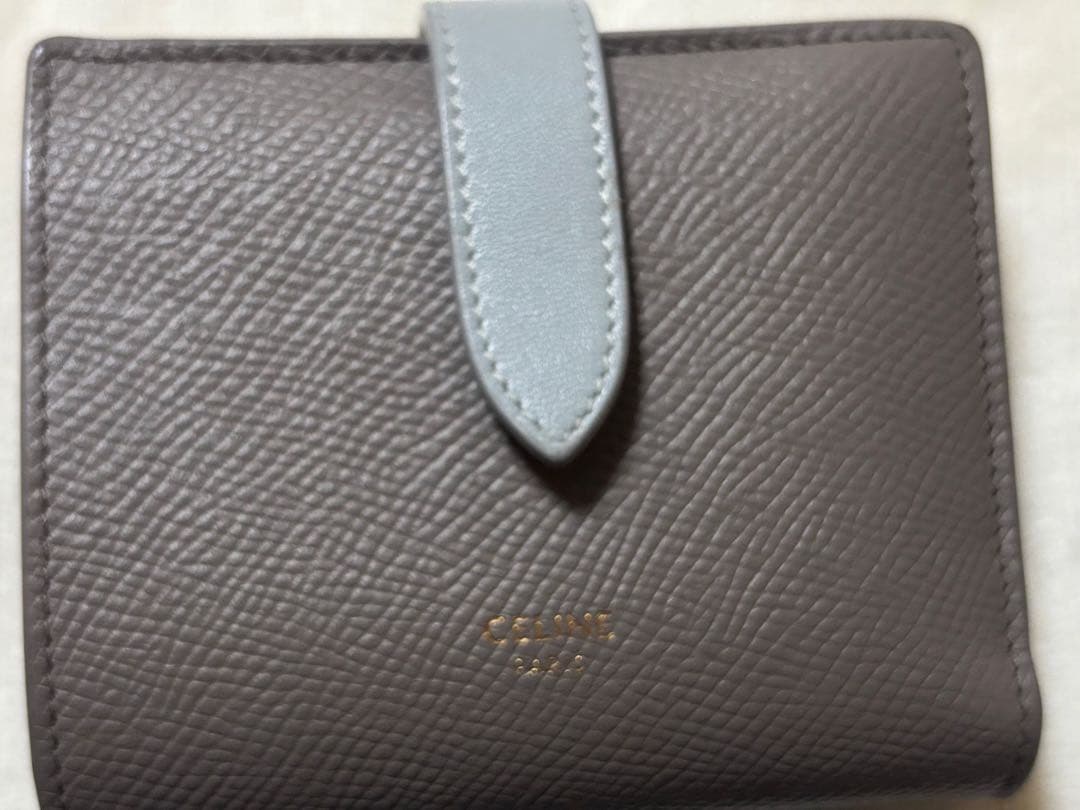 セリーヌ　二つ折り財布