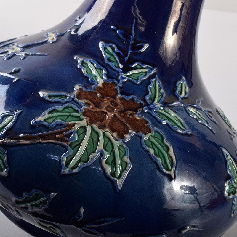 中国　景徳鎮製　藍釉法花花鳥文瓶　唐木台・箱付　V　8055C